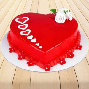 red-strowberry-cake-for-heart-shape-440x440